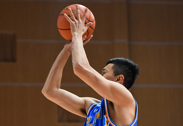 包含米兰奥林匹亚迎CBA季后赛关键赛，窗口期伤情更新，话题不断，赛季目标并未改变的词条