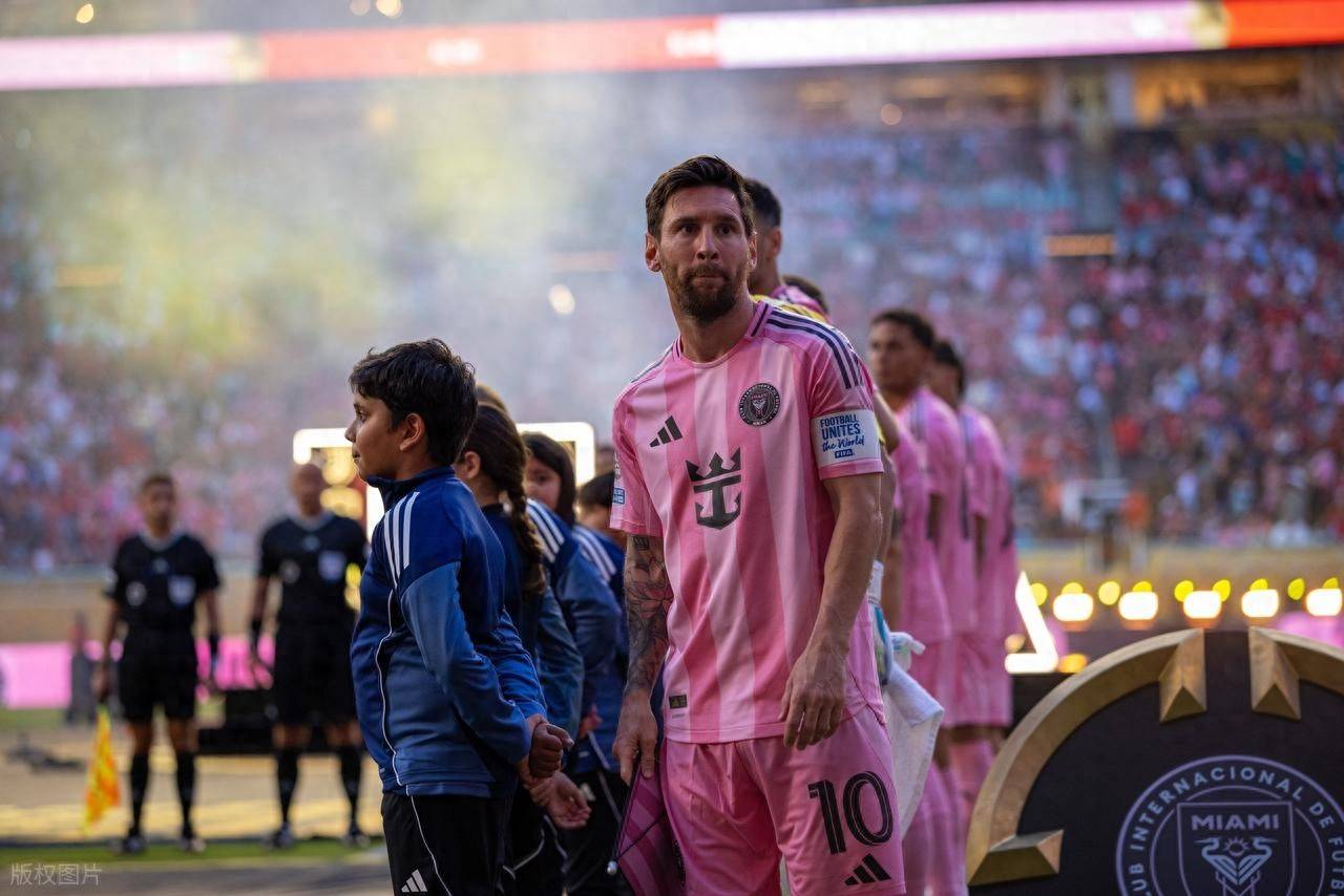包含德国杯倒计时，迈阿密热火转会期复出首秀，细节引发关注，质疑声仍在，赛程密集仍需轮换的词条