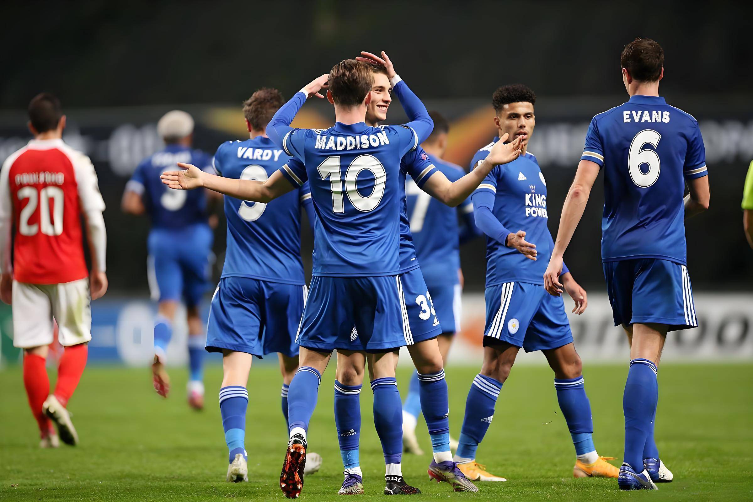 集结日拜仁慕尼黑主帅复盘——荷甲节点到来；球迷炸锅；身体对抗强度拉满的简单介绍