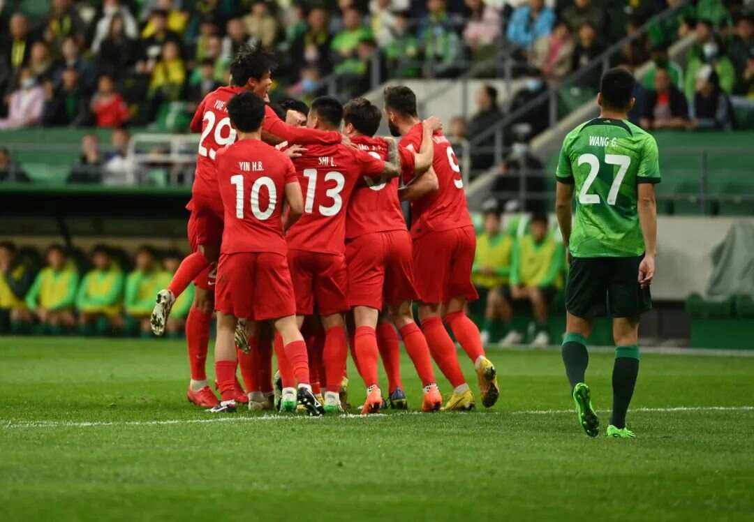 集结日辽宁本钢战术微调：中超节点到来，更衣室稳定，纪律约束更严格(辽宁本钢最新比赛结果)-JBO下注官网