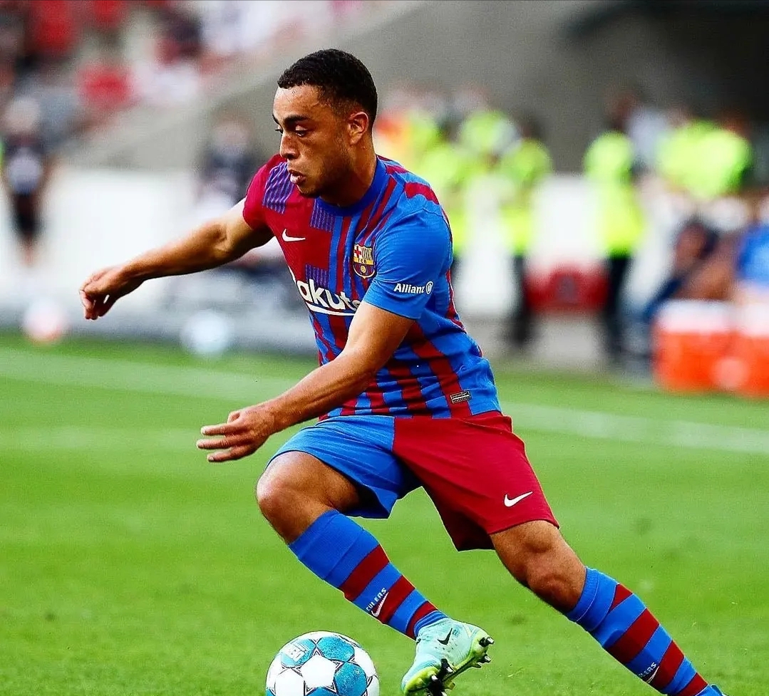 包含国际比赛日巴塞罗那调整名单以备荷甲，主帅复盘环节打磨，悬念犹存，更衣室氛围转暖的词条-JBO